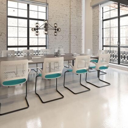 22024 D P373 - SOLUS VISITOR CANTILEVER CHAIR